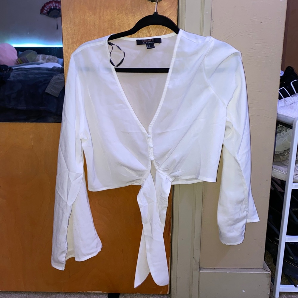 FOREVER 21 TIED CROP TOP